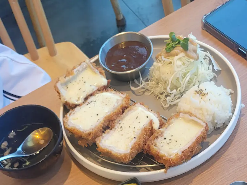 돈호크의 무지개 치즈까스