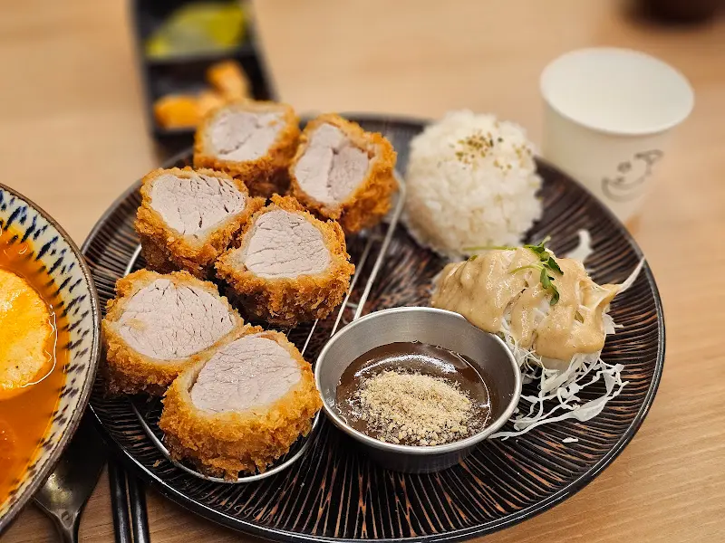 돈호크의 돈까스 단면