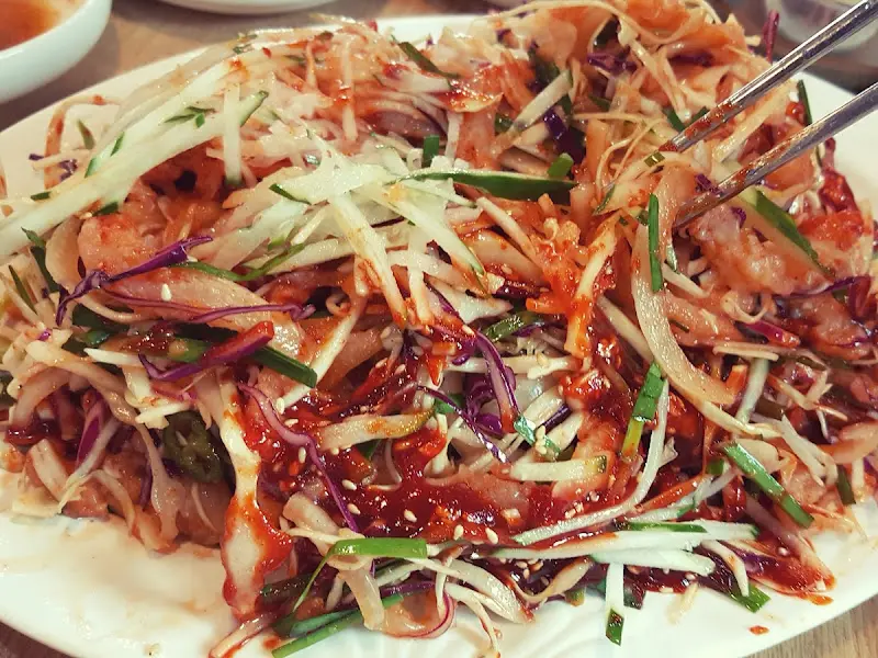 젓가락을 멈출 수 없는 서대회무침