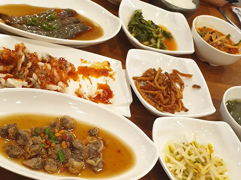 푸짐한 꼬막 한 상 차림