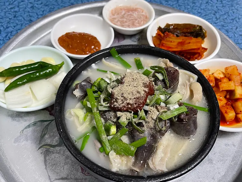 수육과 순대, 부추의 조화