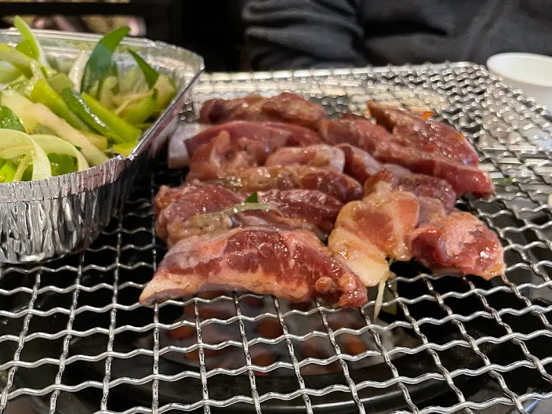 잘 구워진 고기