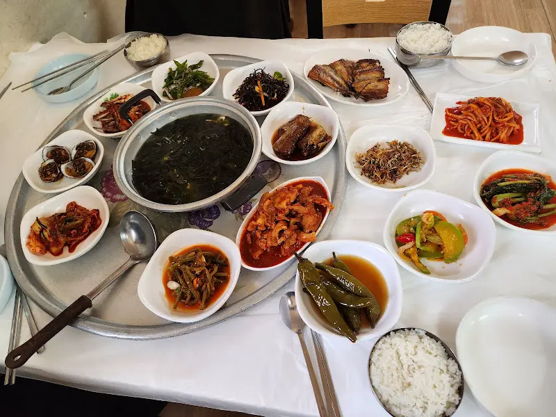 푸짐한 백반 한 상 차림