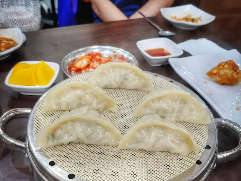 윤기 자르르 찐만두