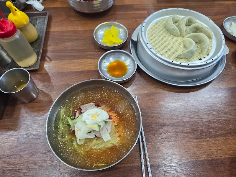 만두와 냉면