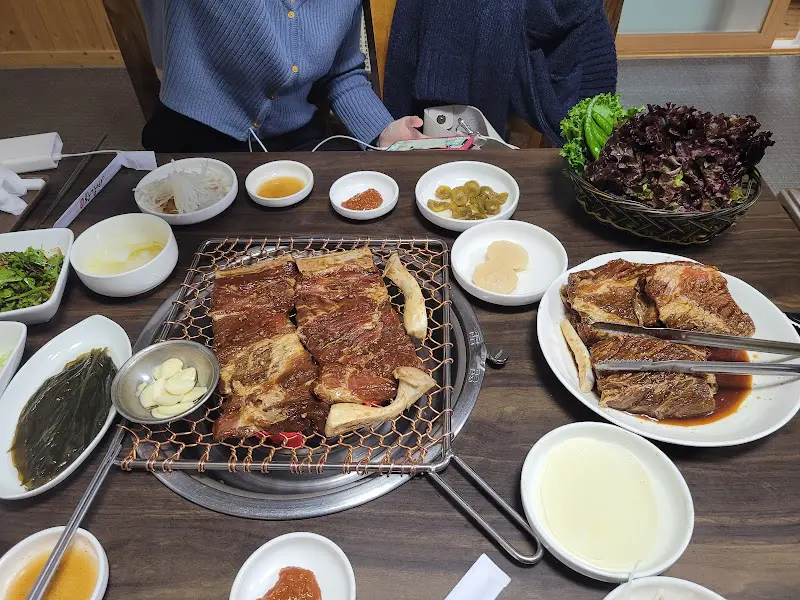 갈비 한 상 차림