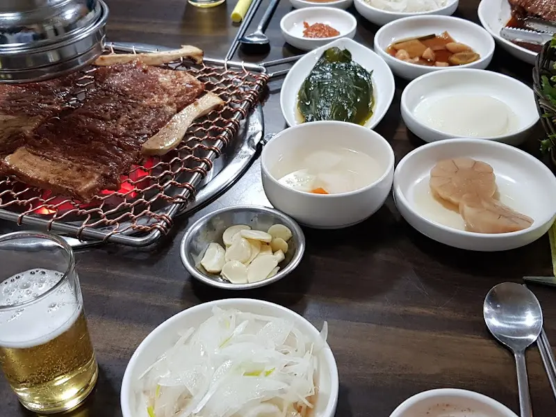 갈비와 함께 즐기는 시원한 맥주