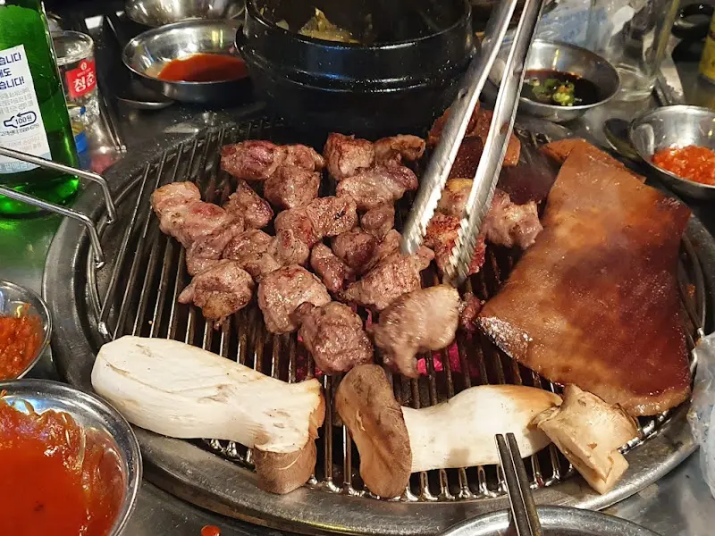 고기 굽는 모습