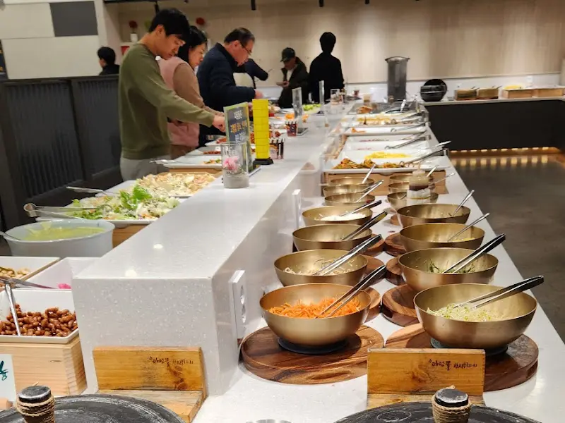 다양한 음식 코너