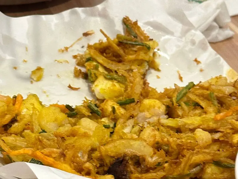 해물파전의 먹음직스러운 단면