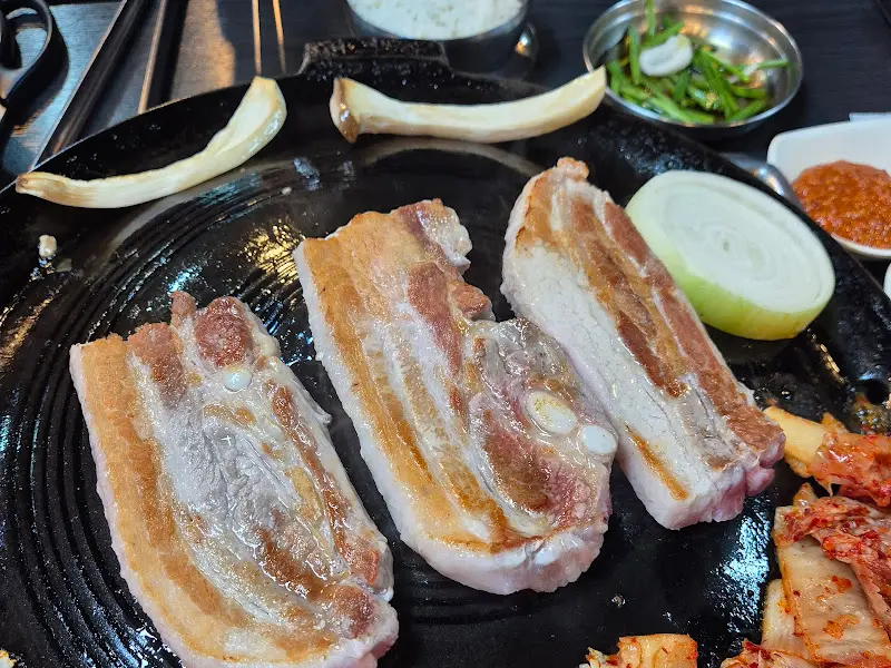 익어가는 삼겹살