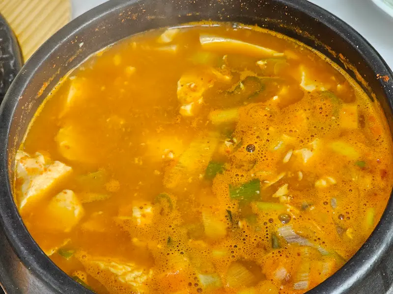 얼큰한 순두부찌개