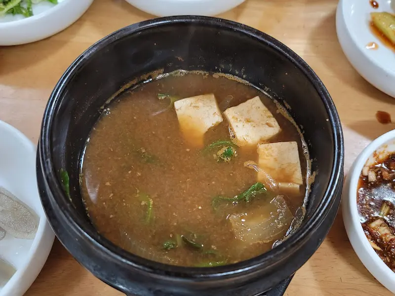 깊은 맛이 일품인 된장찌개