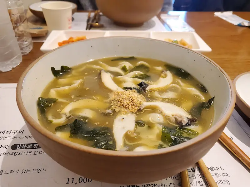 전복칼국수 근접샷