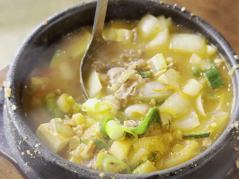 고기가 듬뿍 들어간 된장찌개