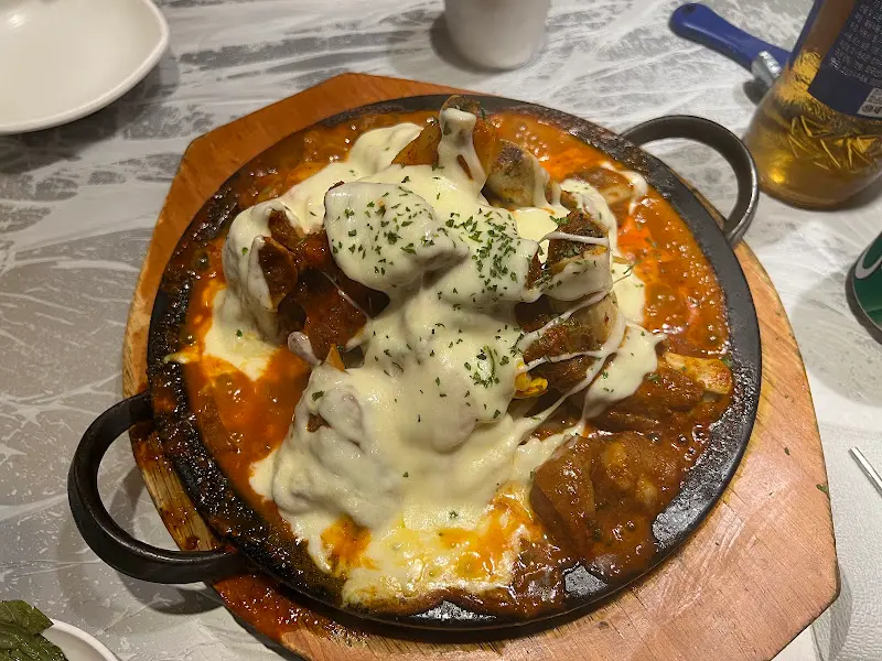 돈까스처럼 보이는 음식