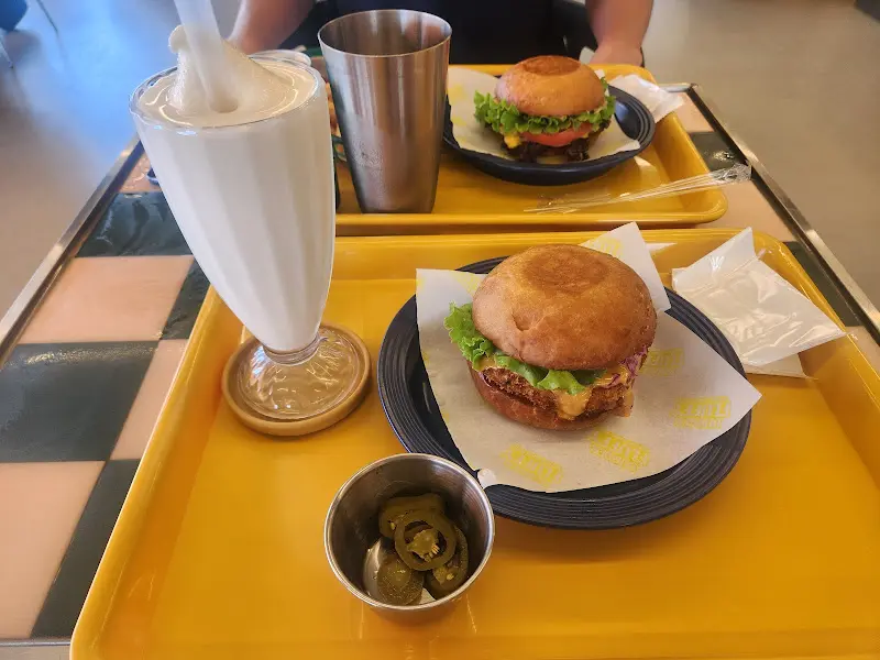 밀크쉐이크와 버거