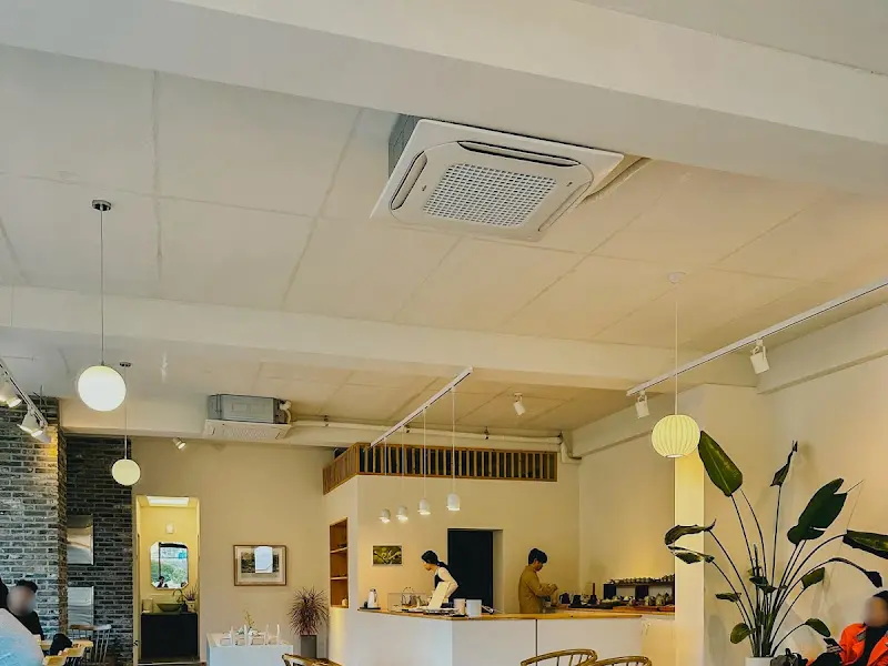 카페 내부 전경