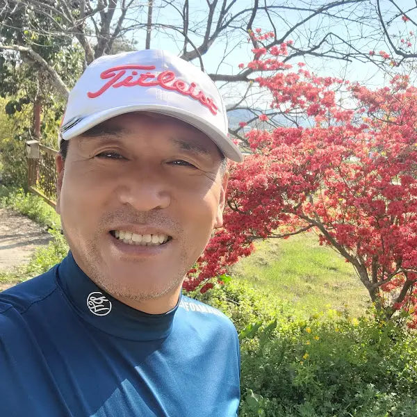 환하게 웃는 남자