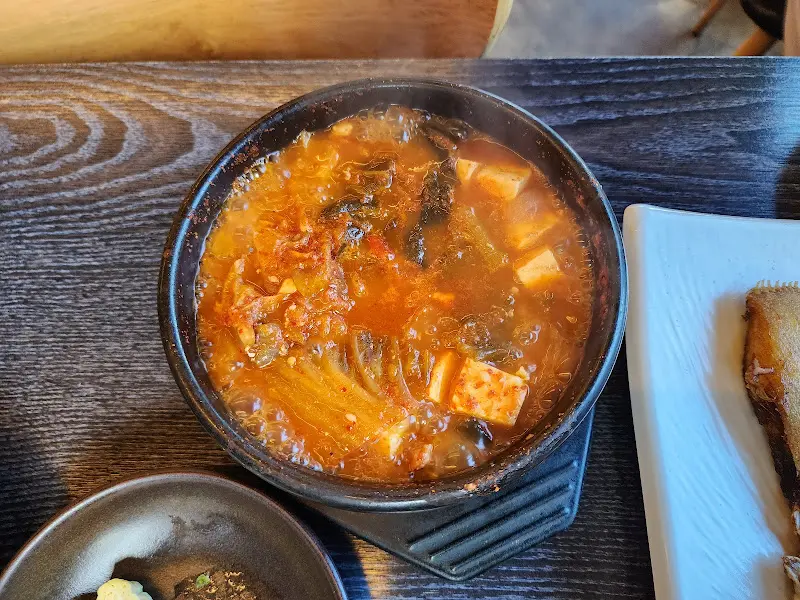칼칼하고 시원한 김치찌개