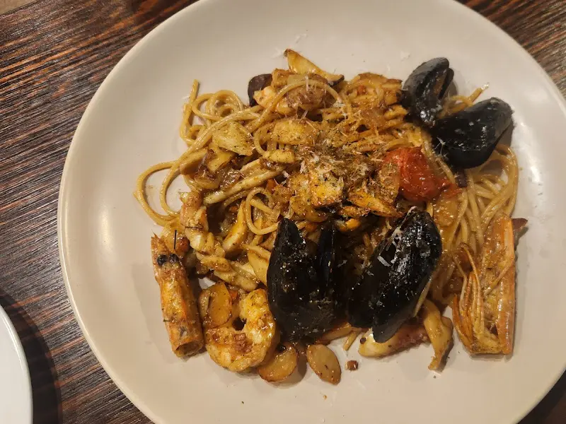 해산물이 듬뿍 들어간 감베리 알리오 올리오 파스타