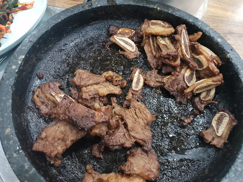 못난이닭도리탕 내부 모습