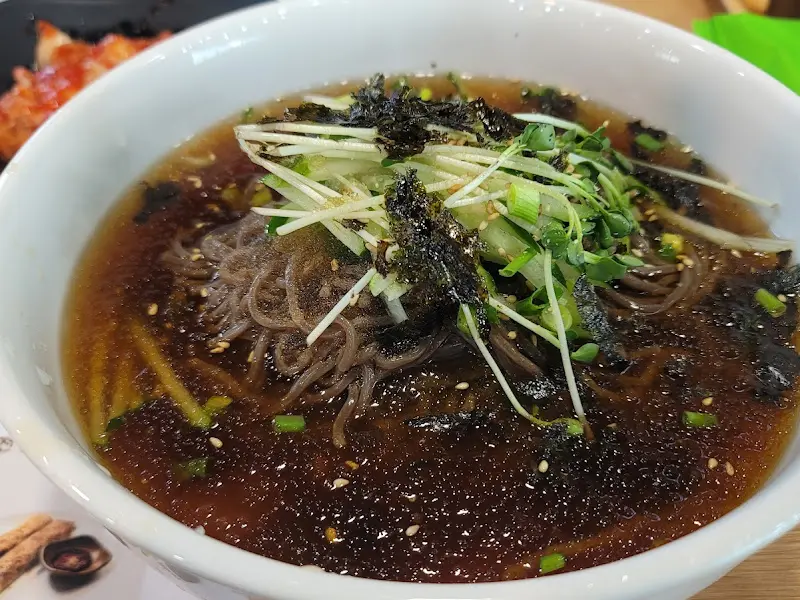 김과 유부가 듬뿍 들어간 온소바