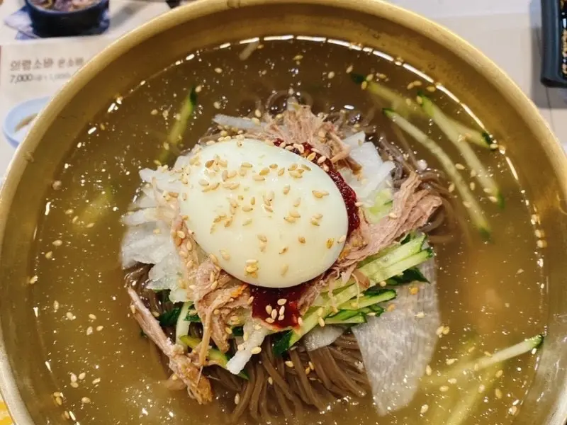 깔끔한 식당 내부