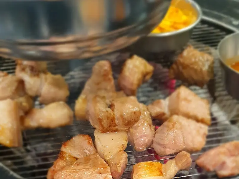 고기가 구워지는 모습