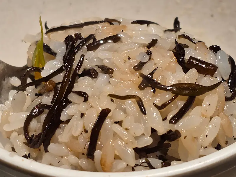 톳이 들어간 솥밥