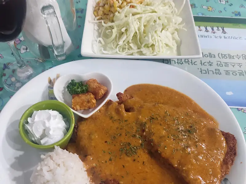 돈까스와 샐러드