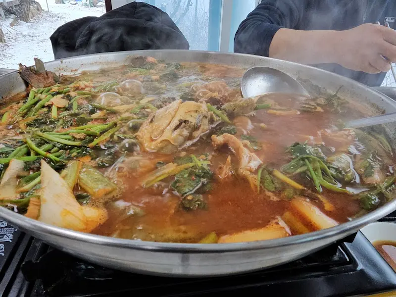 푸짐한 섞어 매운탕