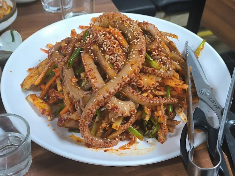 매콤한 낙지 초무침