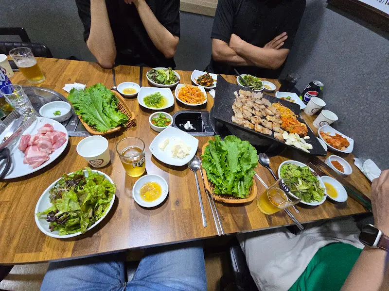 천오식육식당 상차림