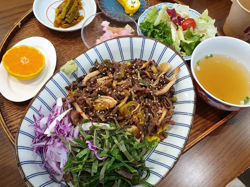 불고기 덮밥 근접샷