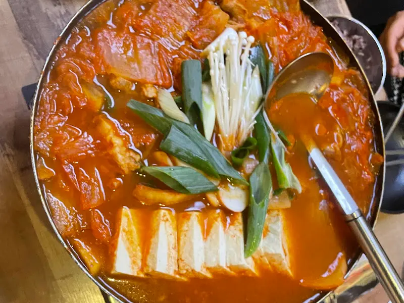 칼칼하고 시원한 김치찌개