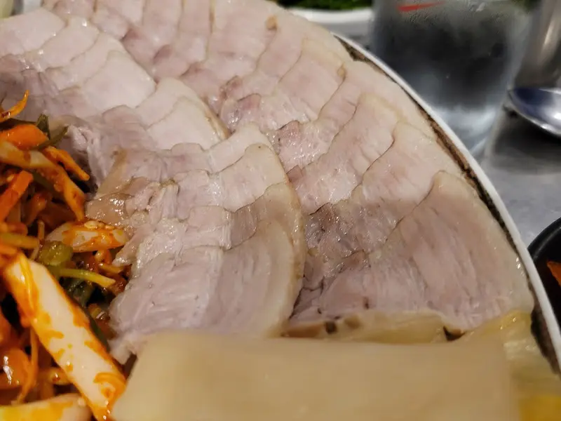 윤기가 흐르는 보쌈