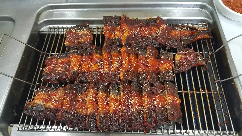 노릇하게 구워진 장어