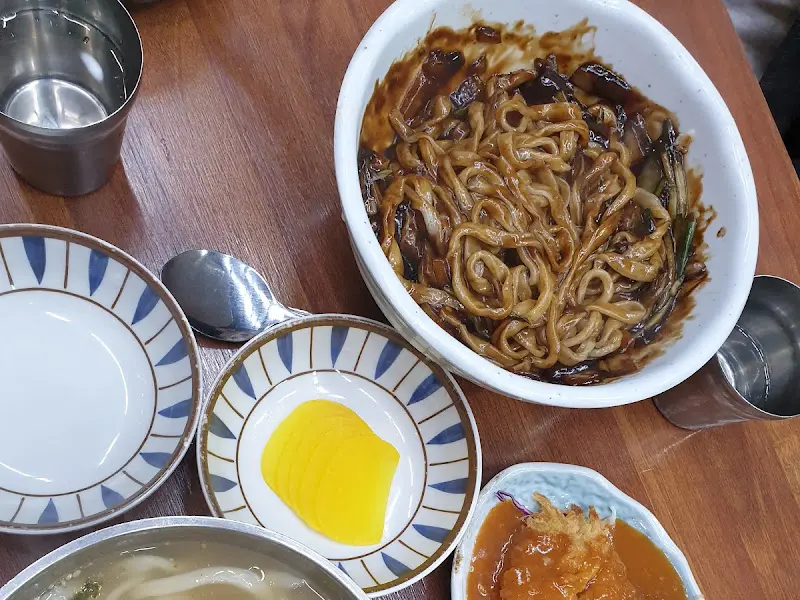 짜장면과 단무지