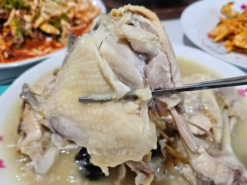 촉촉하고 부드러운 닭고기의 자태