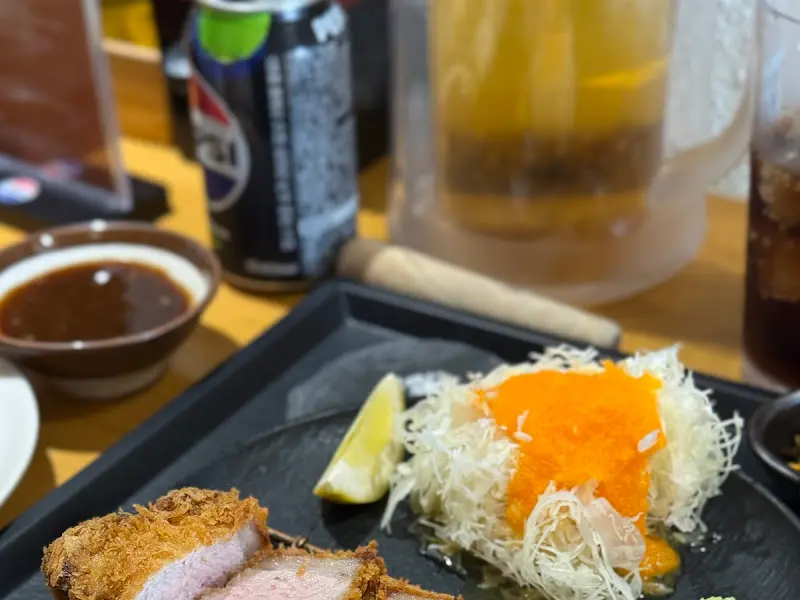 히레카츠와 곁들임 메뉴