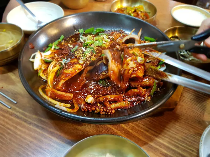 먹기 좋게 잘린 통오징어