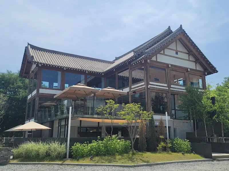 카페 이로이로당의 외관