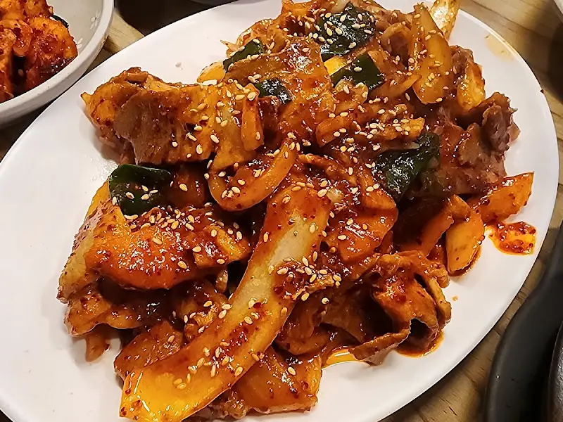 매콤한 오징어볶음