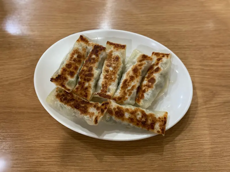 깔끔하게 비워낸 접시