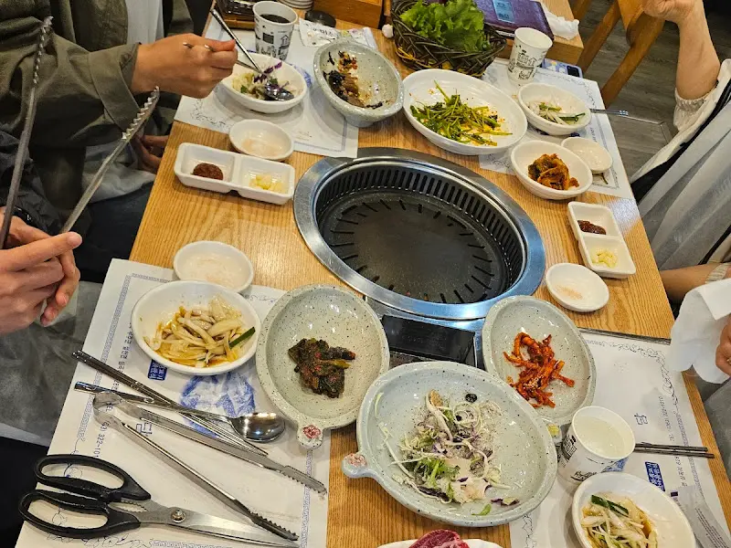 정갈하게 차려진 밑반찬