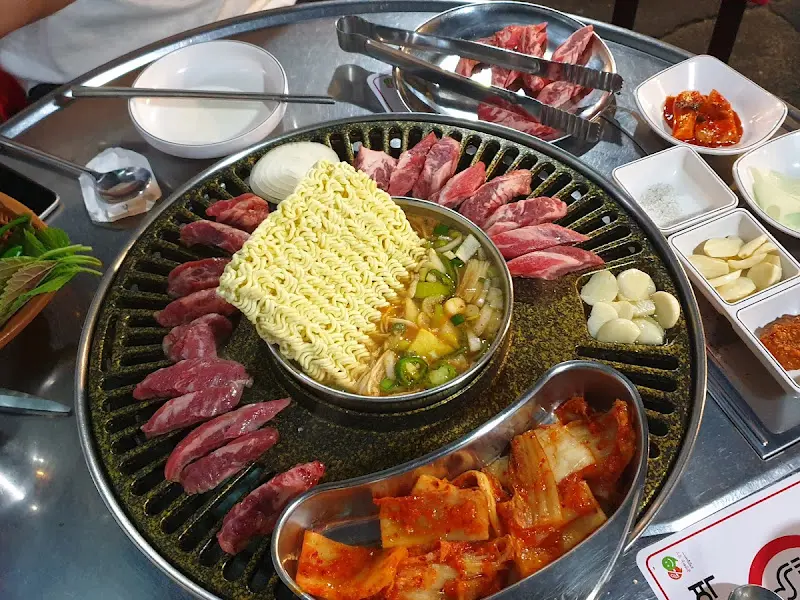 라면사리가 추가된 된장찌개