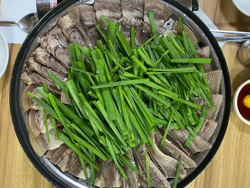 수육 한 상 차림