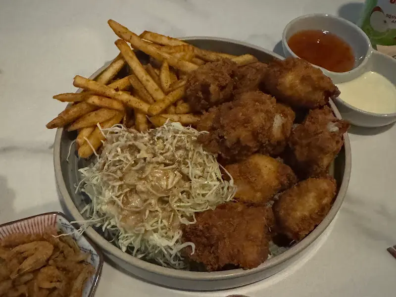 푸짐한 굴튀김 한 상