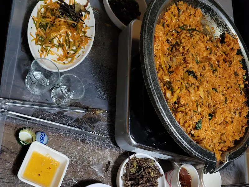 철판 가득 볶음밥